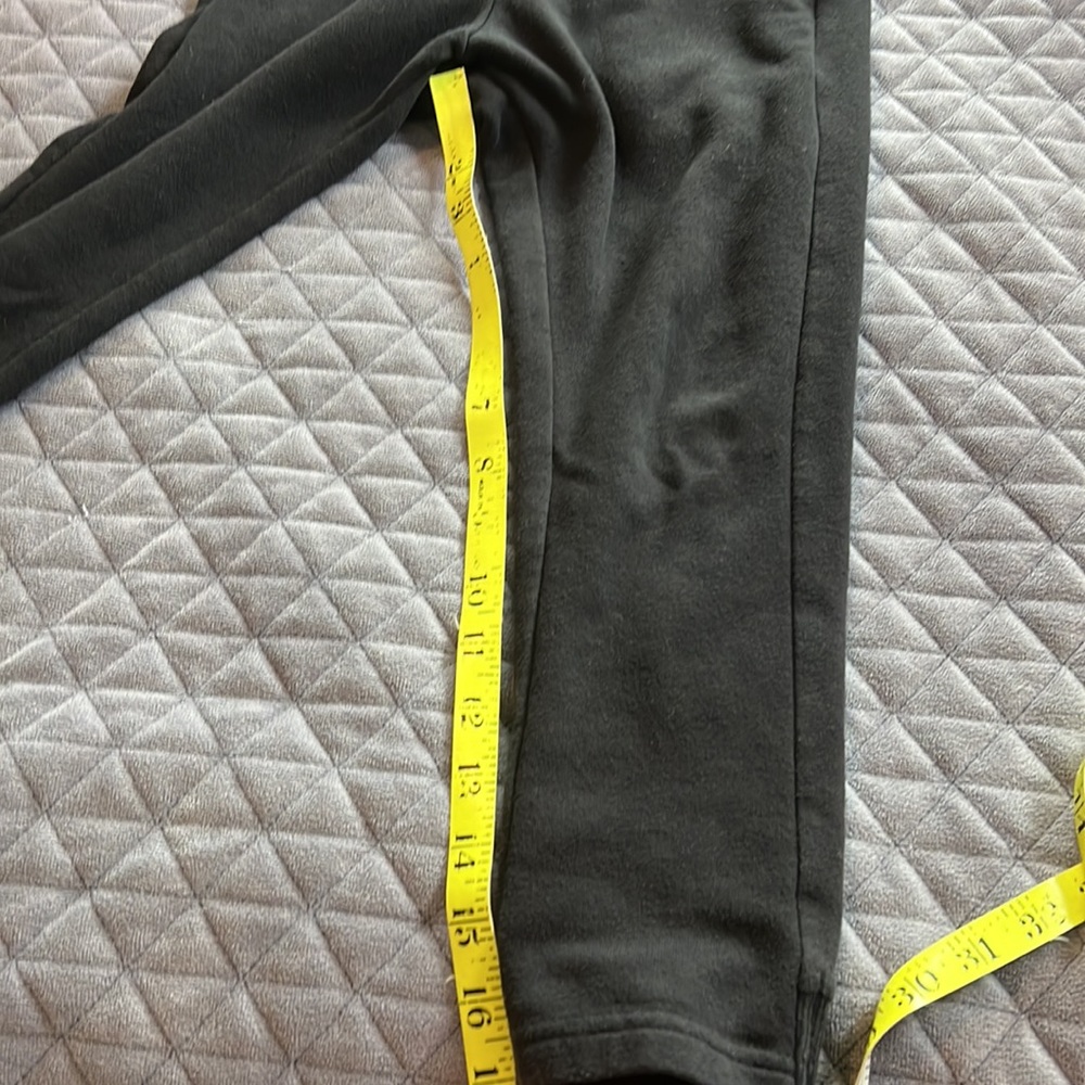 Boys X/S, 4/5. All in Motion Black Joggers with pockets. - Picture 5 of 8